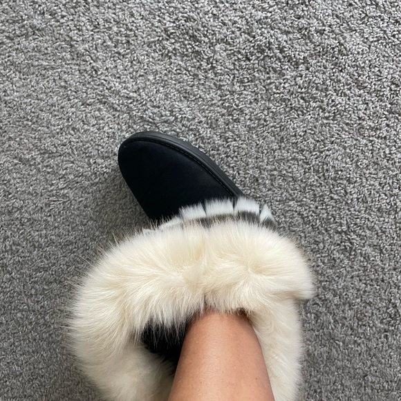 Faux Black Suede Boots w/Tiers of Fur - Picture 6 of 7